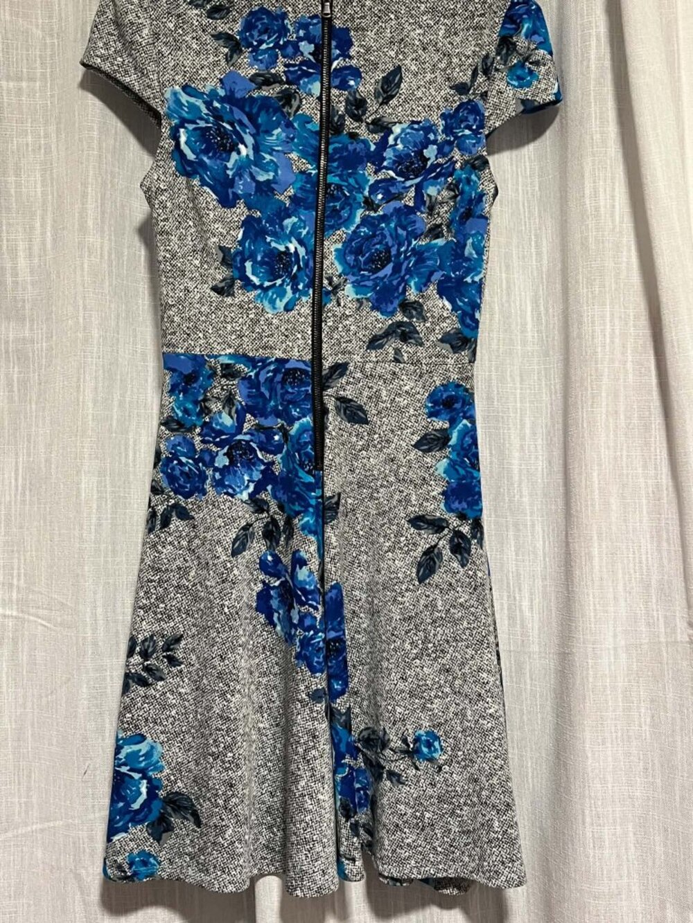 Betsy Johnson Fit & Flare Dress Short Sleeve Grey/Blue Floral